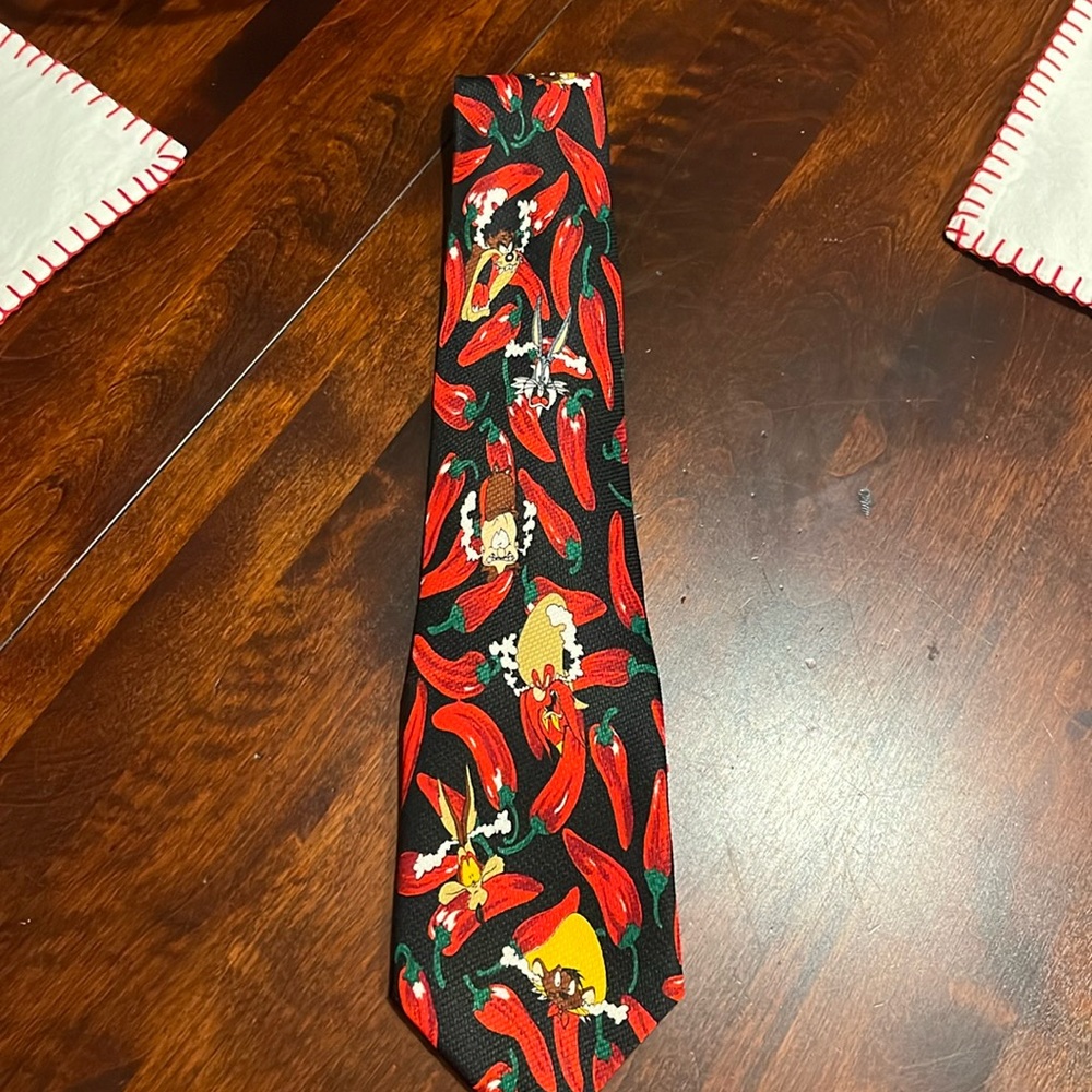 Looney Tunes mania men’s tie